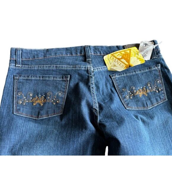 Danesi Flare Jeans Mid Rise Size 11 Embroidered Rhinestone Seat Dark Wash NWT - Picture 4 of 8